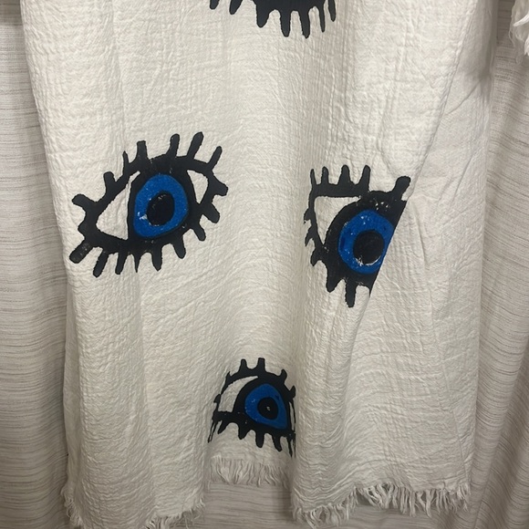 Embroidered Eye Design Robe - Cream and Blue - Picture 13 of 13